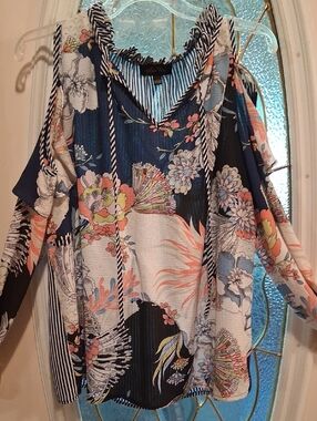 Melissa Paige Navy and Coral Floral Cold-Shoulder Tunic